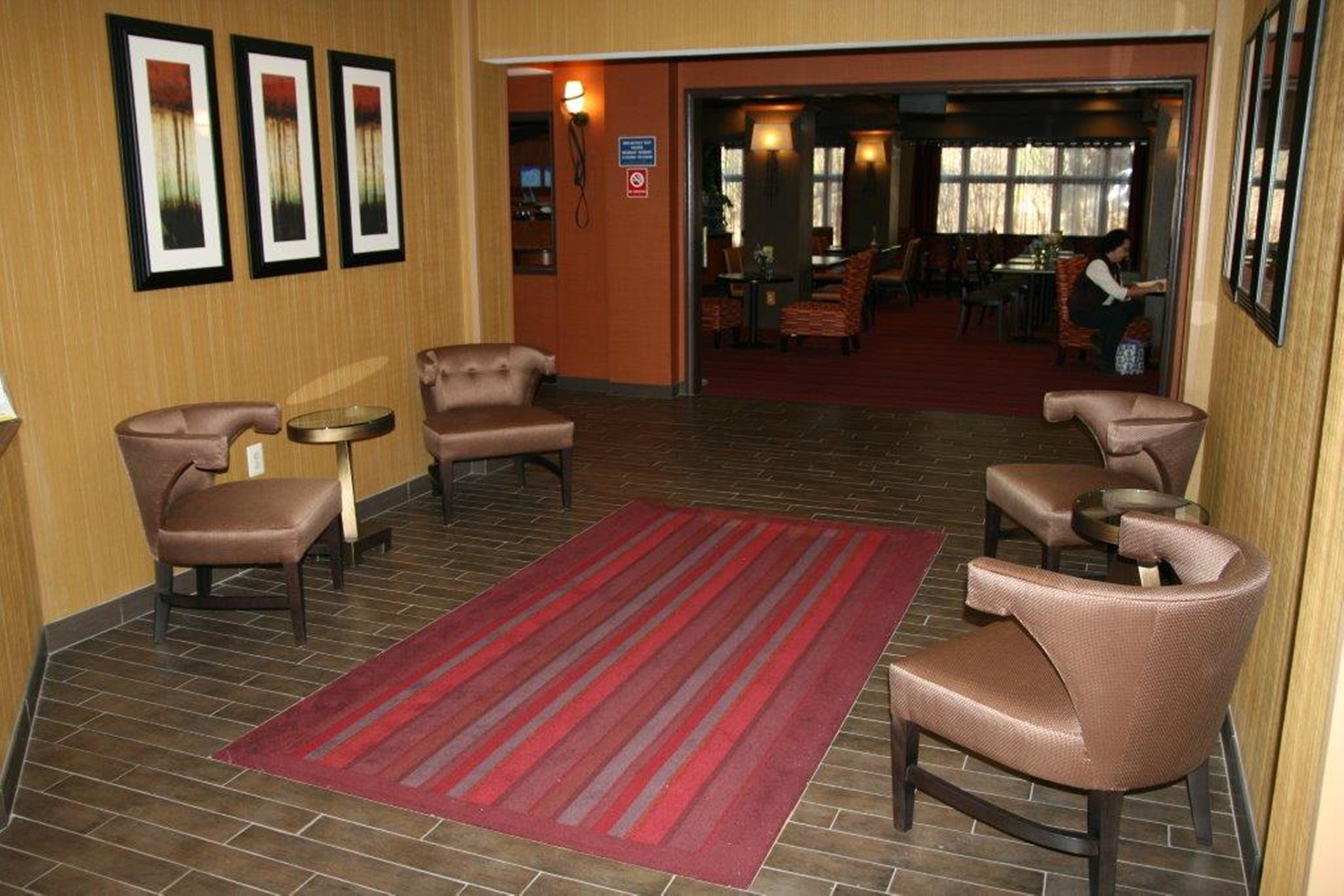 Holiday Inn Express Hotel & Suites Vineland Millville By Ihg Exterior foto