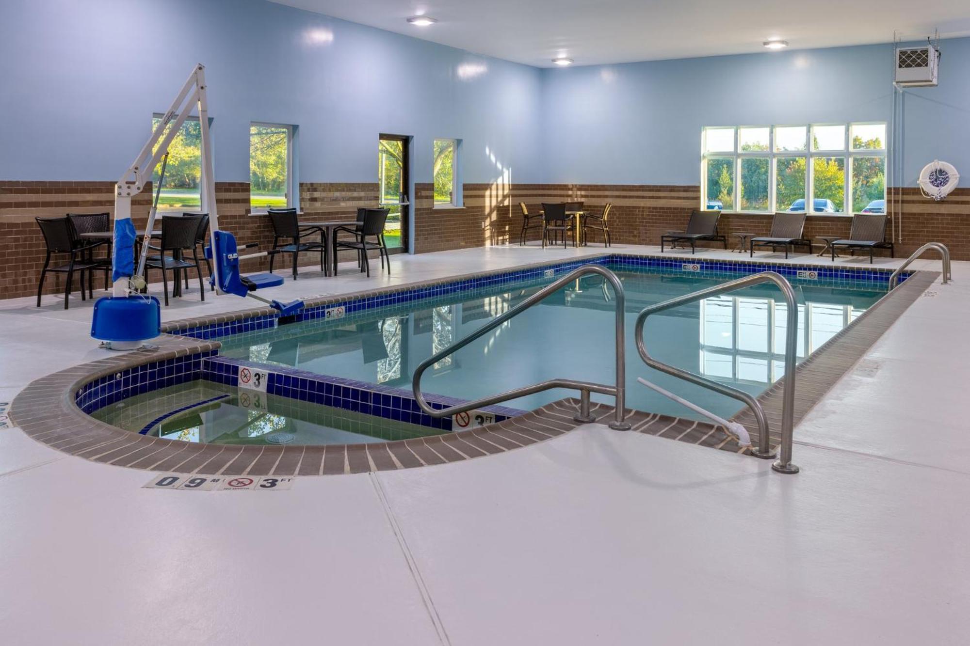Holiday Inn Express Hotel & Suites Vineland Millville By Ihg Exterior foto