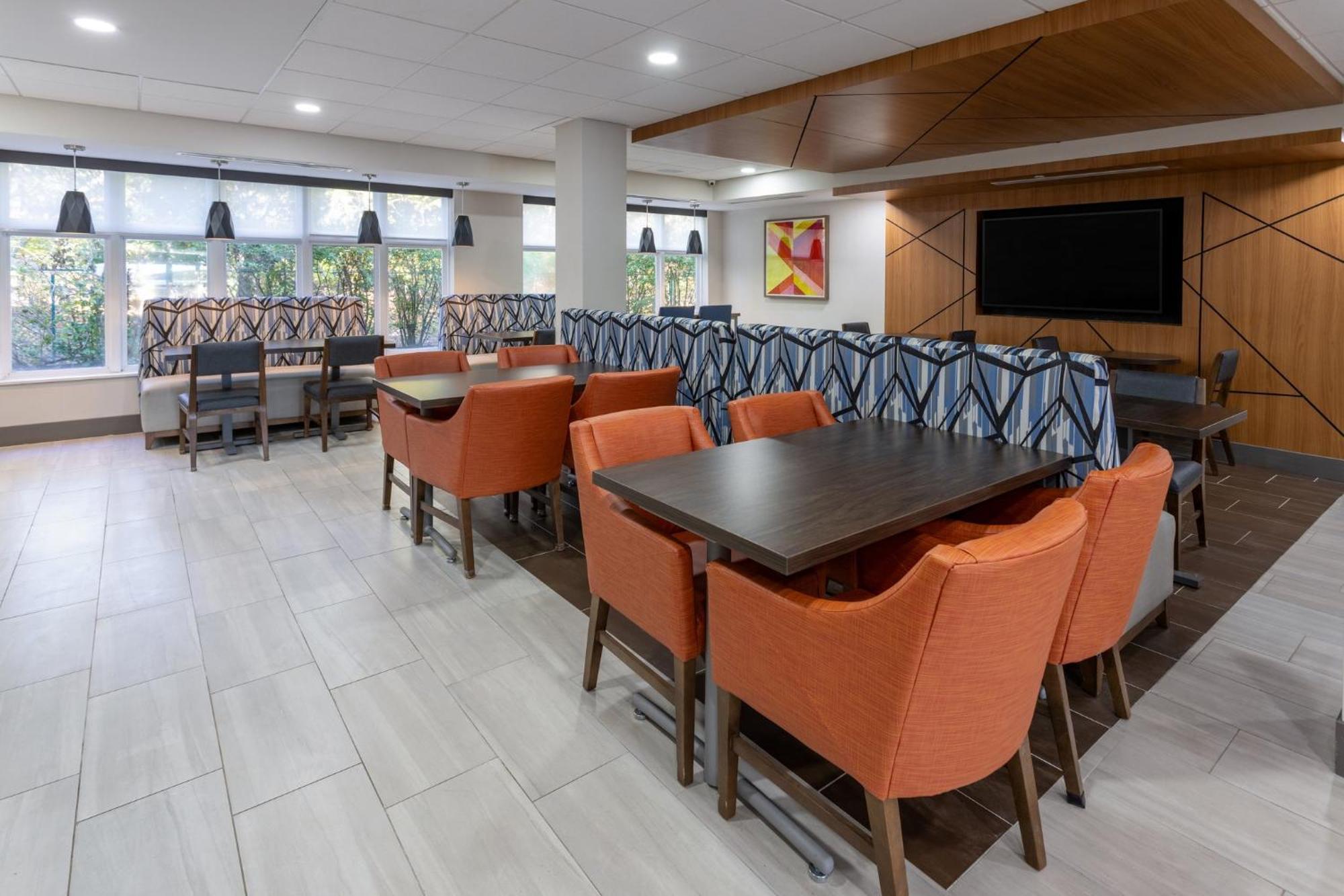 Holiday Inn Express Hotel & Suites Vineland Millville By Ihg Exterior foto