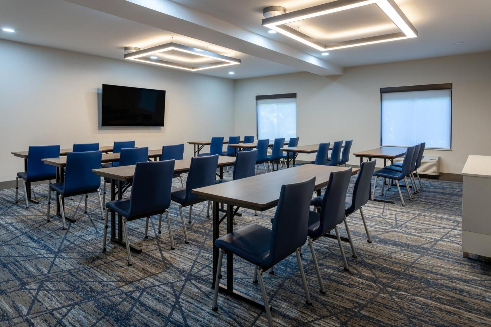 Holiday Inn Express Hotel & Suites Vineland Millville By Ihg Exterior foto